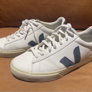 VEJA White Leather Low-Top Sneakers Blue Suede V | Minimal Sustainable